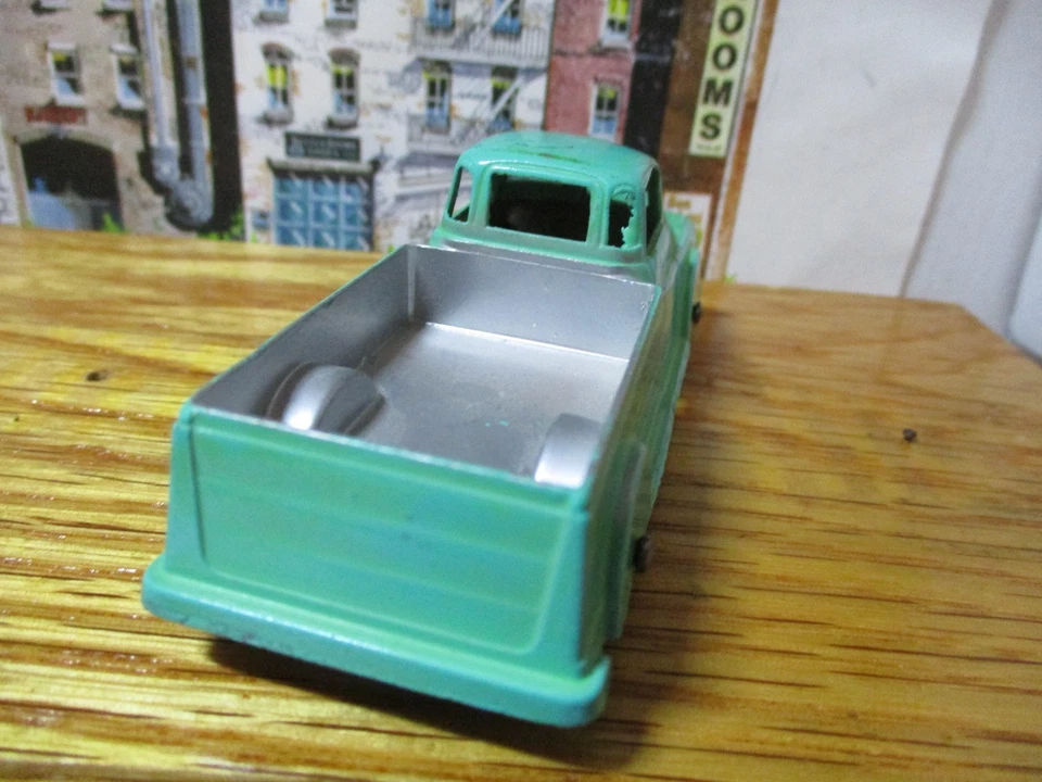 Vintage 1950s Tootsietoy Diecast Green Pick Up Truck 4''L~EXCELLENT - Image 4 of 4