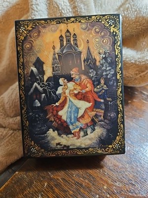 Vintage Russian USSR Black Lacquer Hinged Box w/Fairyland Scene