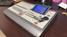 Roland VS-1824CD Digital Studio Workstation 2...