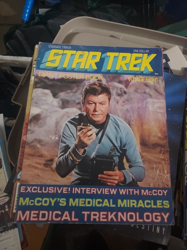 1977 STAR TREK GIANT POSTER BOOK VOYAGE 8 CAPTAIN KIRK MCCOY JANICE RAND
