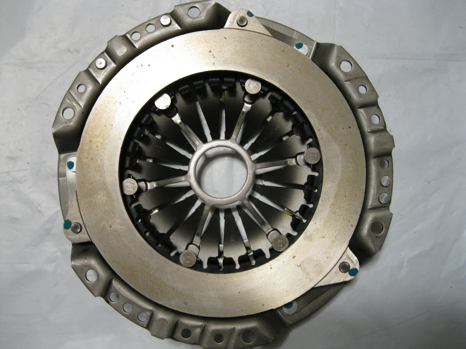 GM OEM 21120532 Manual Transmission Clutch Pressure Plate fits 00-02 Saturn 1.9L Foto 3 de 3
