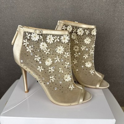 Badgley Mischka Isadora Ivory Satin Peep Toe Wedding Attire Floral Booties Sz 8