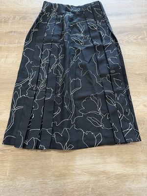 CARVEN Pleated boho Floral Skirt 36 US 4 High slit Moldova Viscose Black White