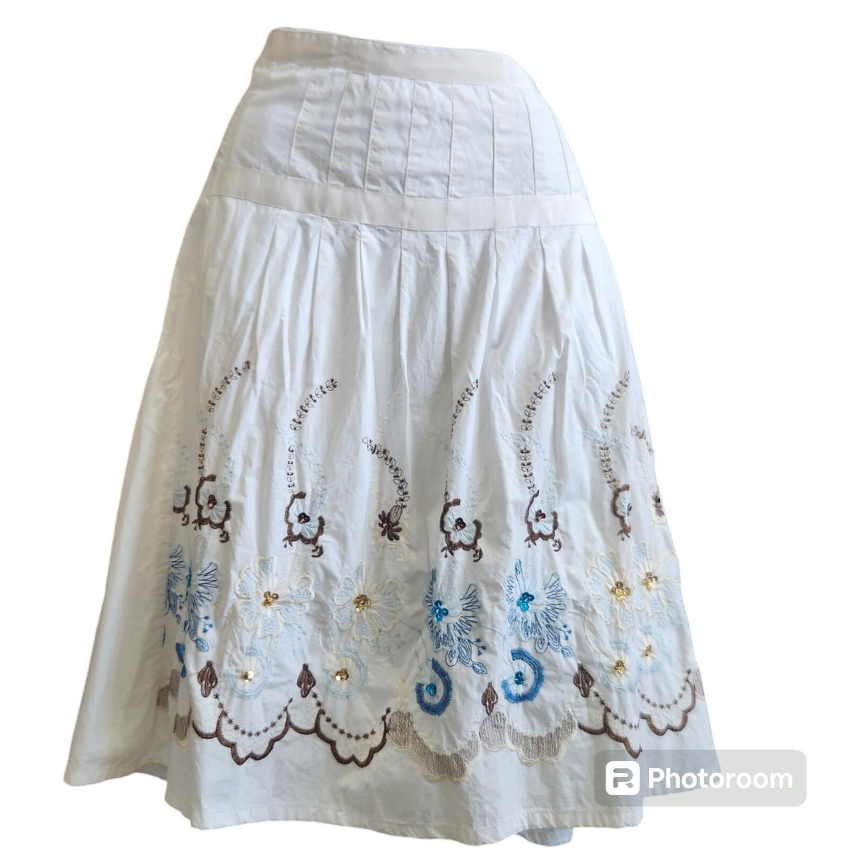 Refuge Vintage-inspired Feminine Romantic Floral Embroidered