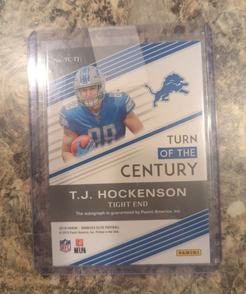 2019 Donruss Elite Turn of the Century Gold Ink /25 TJ Hockenson Auto Vikings - Image 2 of 3