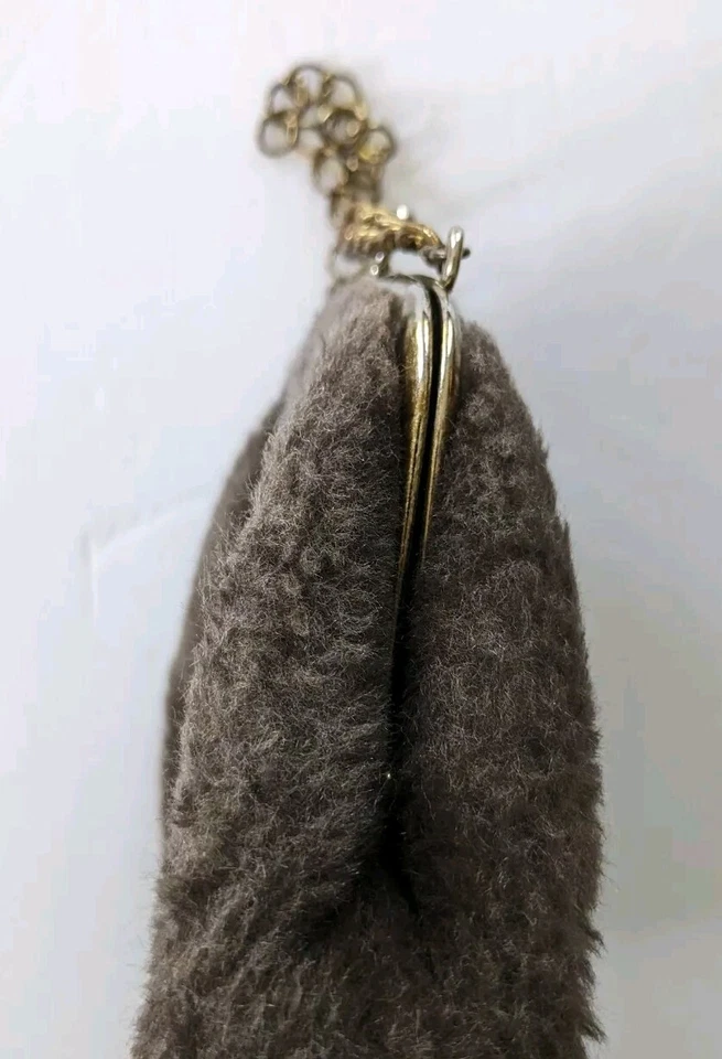 Cartera de Colección Años 60 Piel Sintética Felpa Mod Groovy Bolso de Mano Latón Cadena Mango Cierre Gris Foto 4 de 4