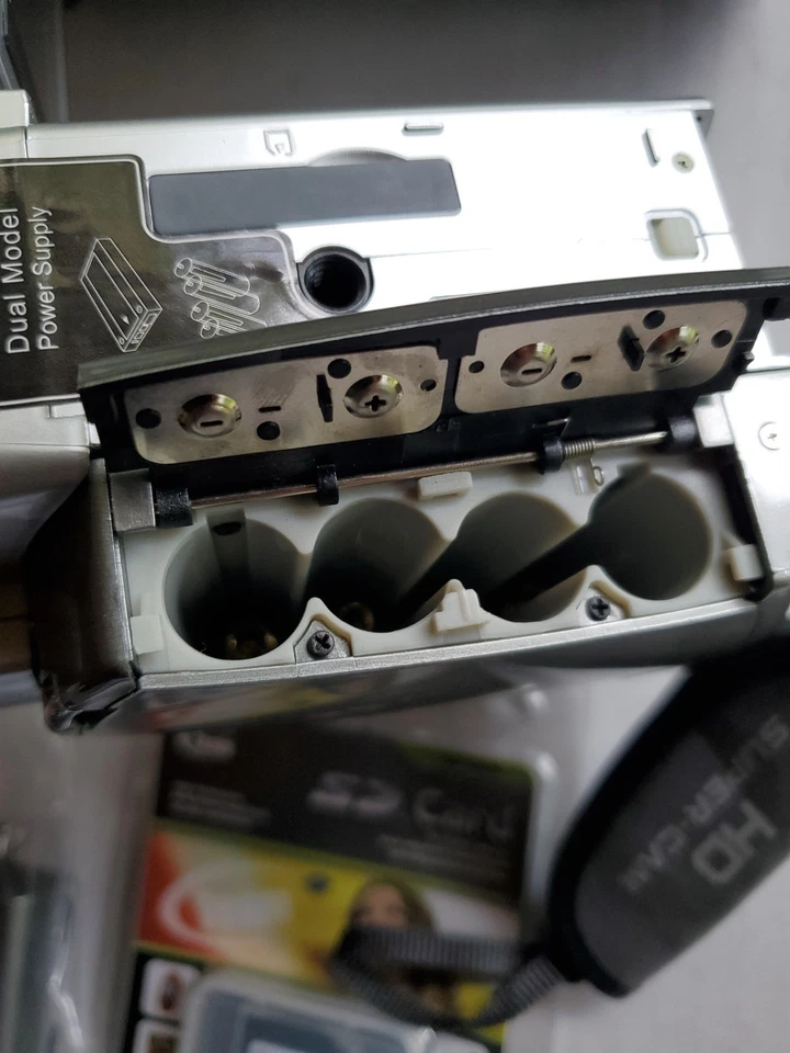 Mitsuba HDC-8800 16.0 Mega Pixels - Silver - Brand New - Perfect Complete Cond - Image 3 of 4