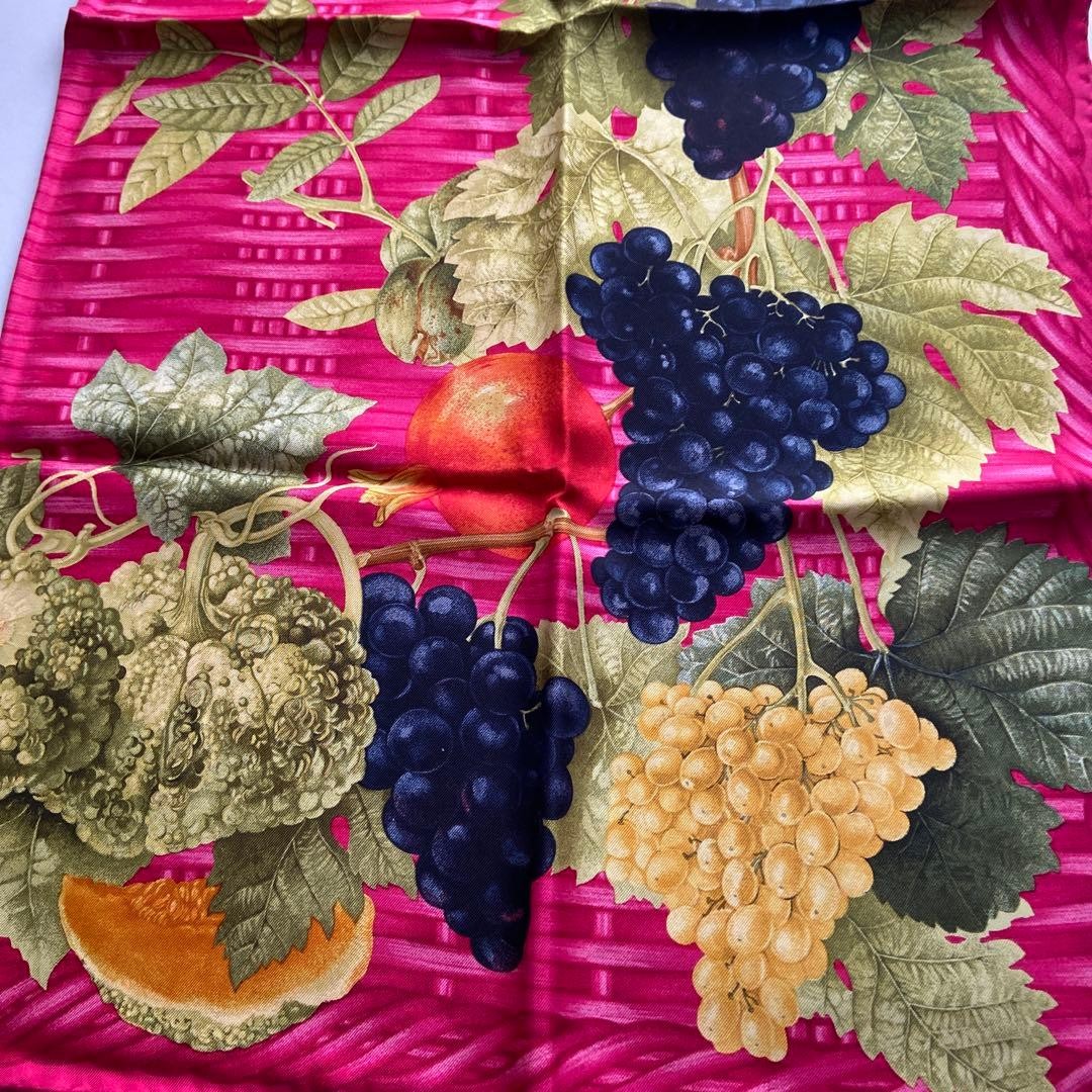 Gucci scarf with fruit design　86cm x 86cm thumbnail 4