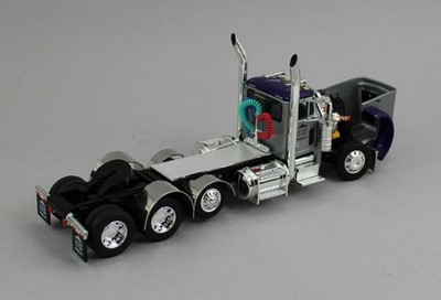 2025 DCP 1:64 *NTTC SHOW* Larson Farms Peterbilt 379 w/DEMCO