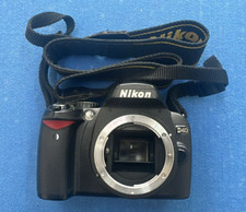 Nikon D40 6.1MP Digital SLR Camera cover missing parts
