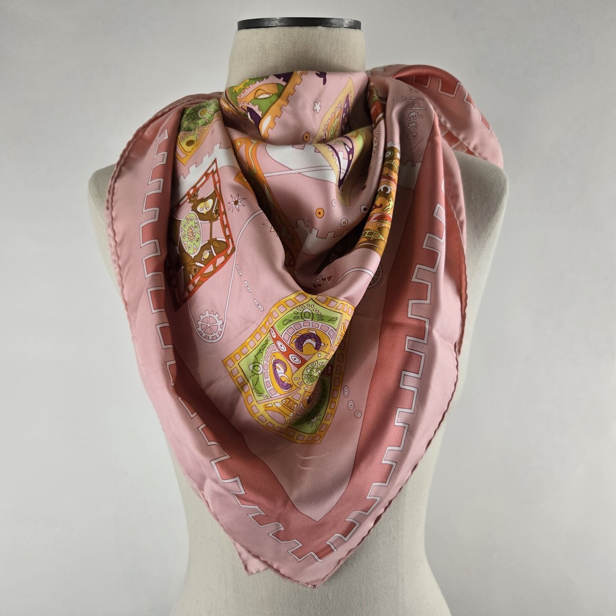 Carré Hermès En Soie - Motif Arabesque Fleuri Rose - Vintage - Occasion