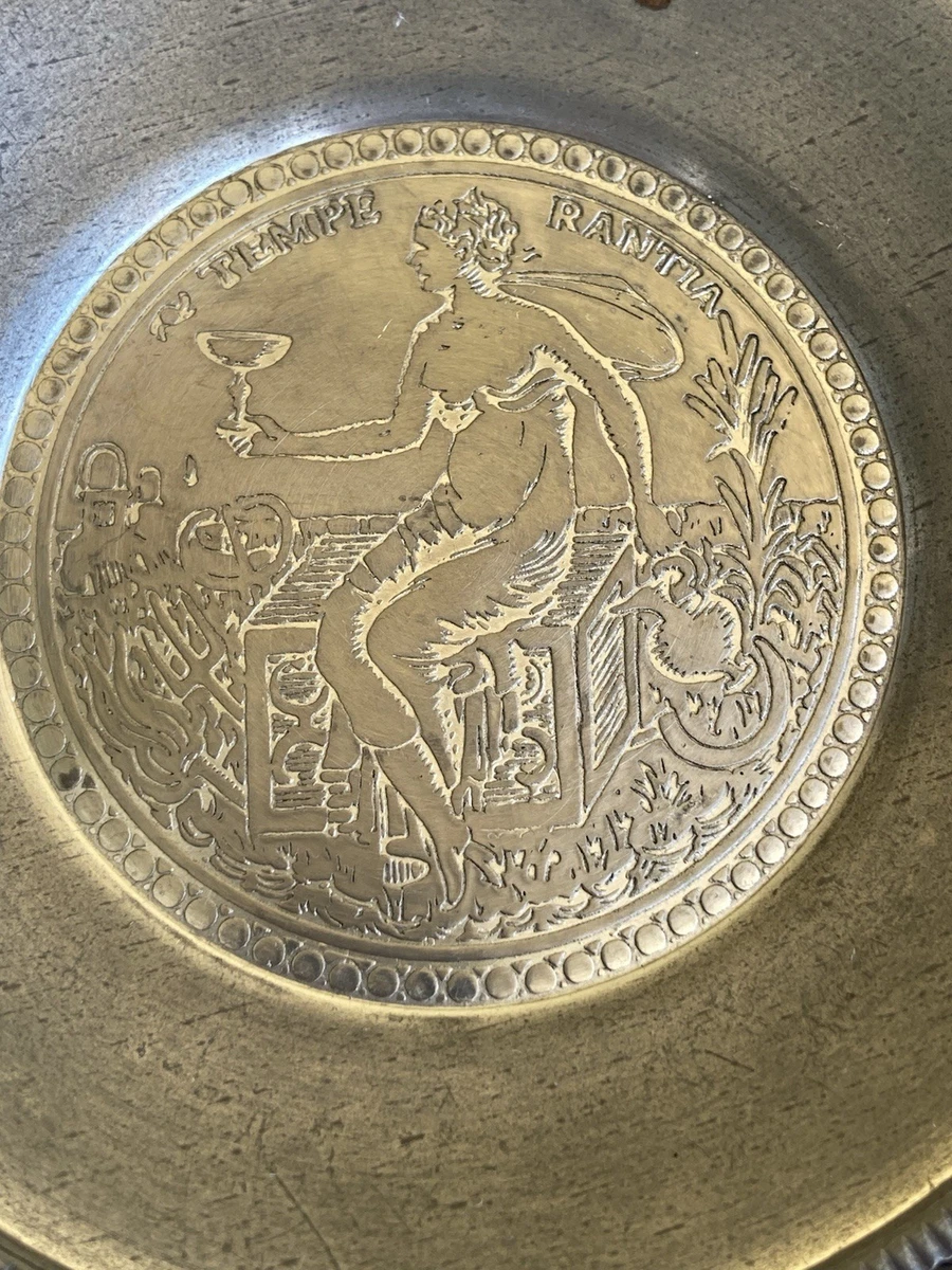 Zinnteller/Platte mit Reliefmotiv Frau „TEMPLE RANTILA“ aus Zinn, 1 Stk.