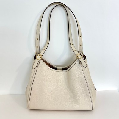 Coach Lori Shoulder Bag Refined Pebble Leather Chalk Off  display picture 1