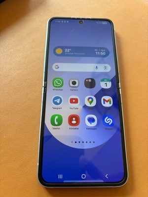 SAMSUNG Galaxy Z Flip6 (F-741B) 265 GB blau Garantie OVP ohne SIM-Lock-Neuwertig
