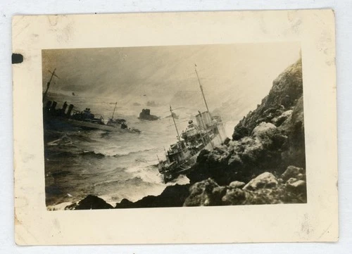 #  18 OLD WW2 MILITARY PHOTO SHIP ON THE ROCK ROUGH SEA SNAPSHOT