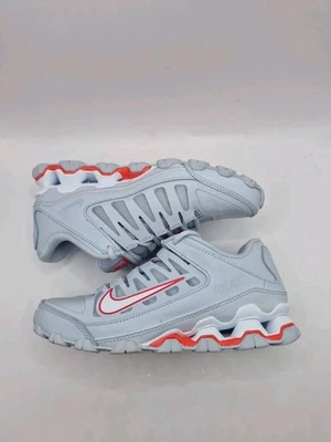 NIKE REAX 8 TR MESH, PURE PLATINIUM, TAILLES 36.5, NEUVES. - Photo 1/4