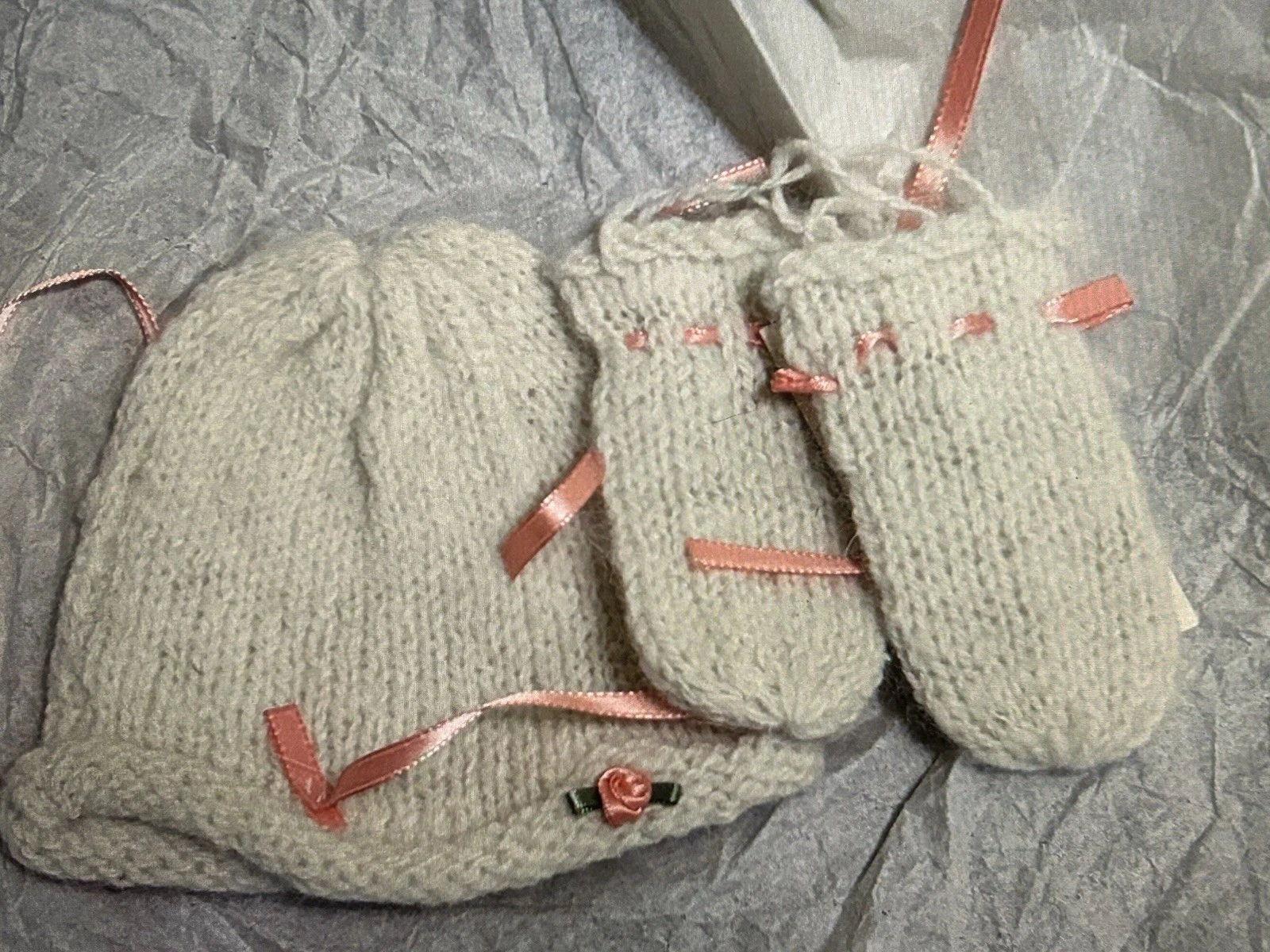 Hand spun Baby Bonnet and Mitten Set
Opens in a new window or tab
