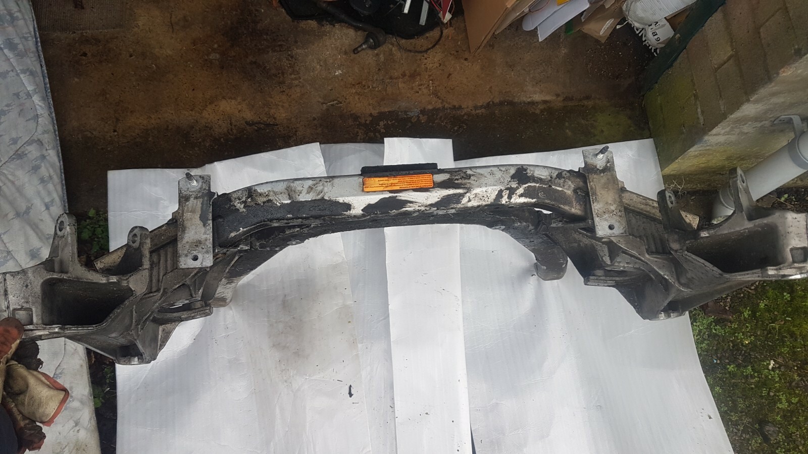 BMW 5 SERIES E61 E60 GENUINE FRONT SUBFRAME AXLE 6759461 6759462 