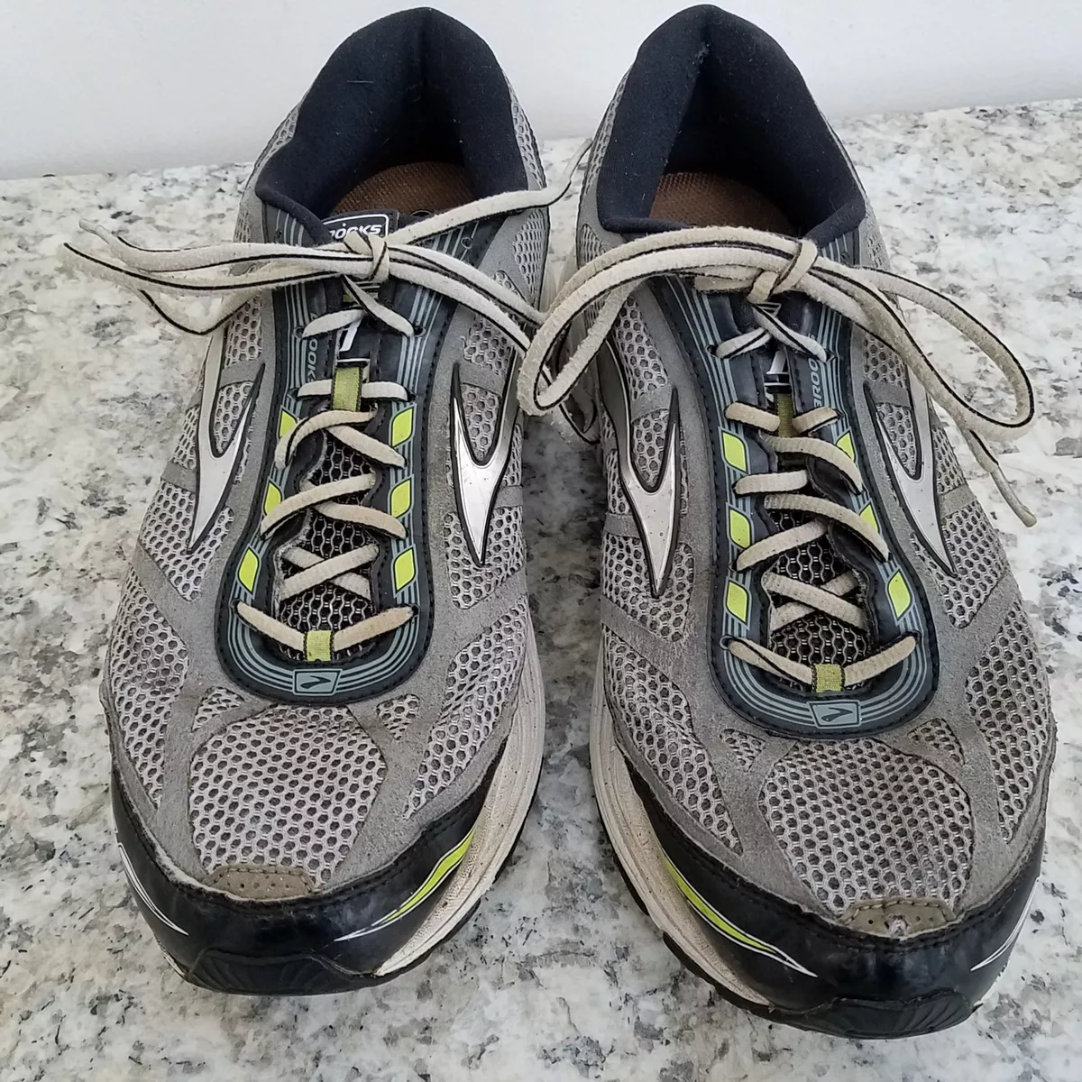 Zapatos para hombre Brooks Dyad 12 Aetrex gris verde con cordones