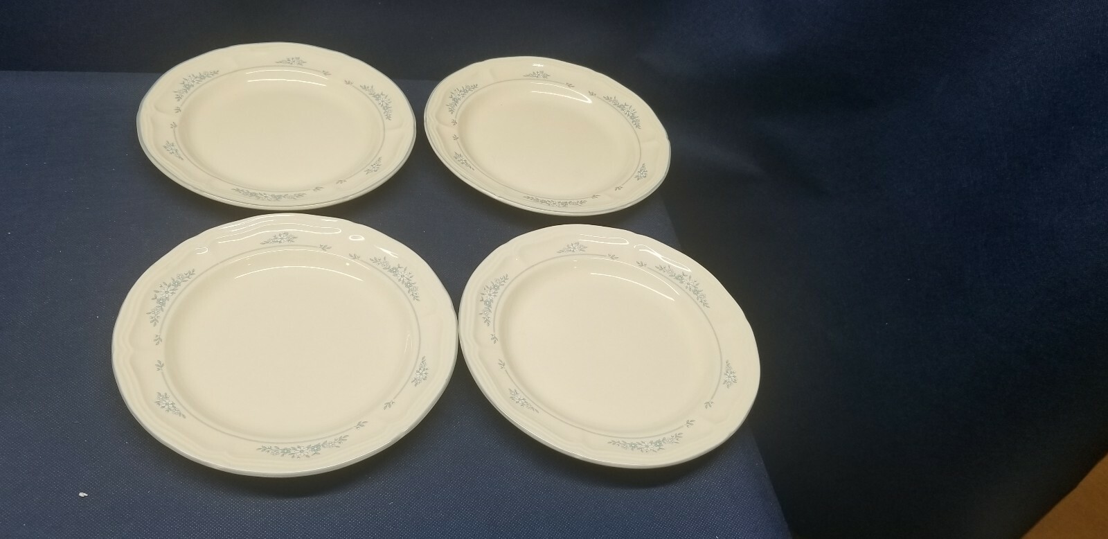 Vintag Brick Oven Stoneware Vineyard Set/4 Dessert/Salad Plates 286