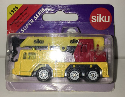 Siku Super Serie #1326 Hydraulic Crane and Road Sign Diecast Model German