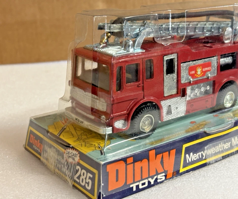 De colección Dinky Toys 285 Merryweather Marquis Fire Tender Blister Bubble Pack - NUEVO Foto 2 de 4