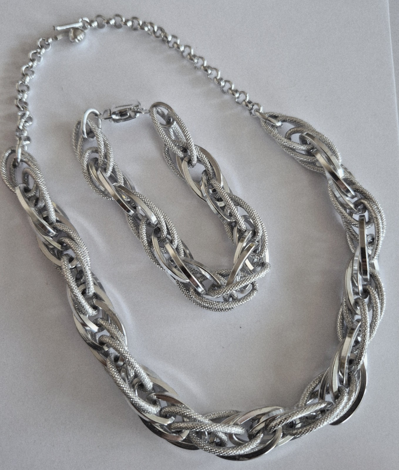 VINTAGE SET  SILVER CHAIN LOOP ADJUSTABLE NECKLAC… - image 1