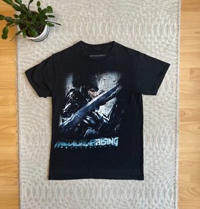 L GEAR RISING REVENGEANCE Tシャツ 　雷電 METAL GEAR RISING REVENGEANCE 雷電 Tシャツ
