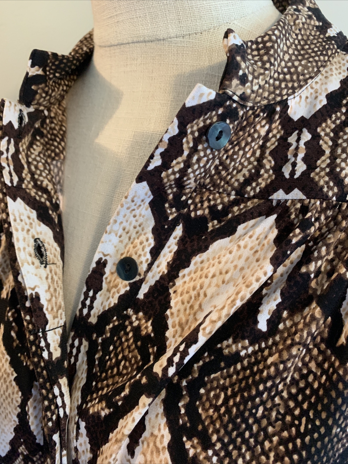 WHBM Python Snake Print Half Sleeve Pullover Dres… - image 6