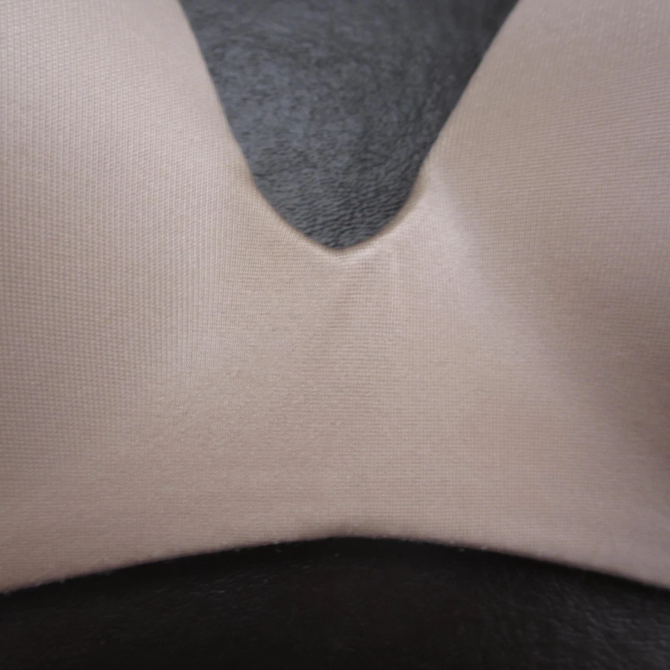 Sujetador Gilligan & O'Malley Talla 34B Beige Acolchado Inalámbrico Cierre Ajustable Espalda Foto 3 de 4