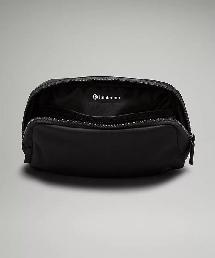 Everywhere Belt Bag 1L in Sleek Black for Hands-Free Convenience