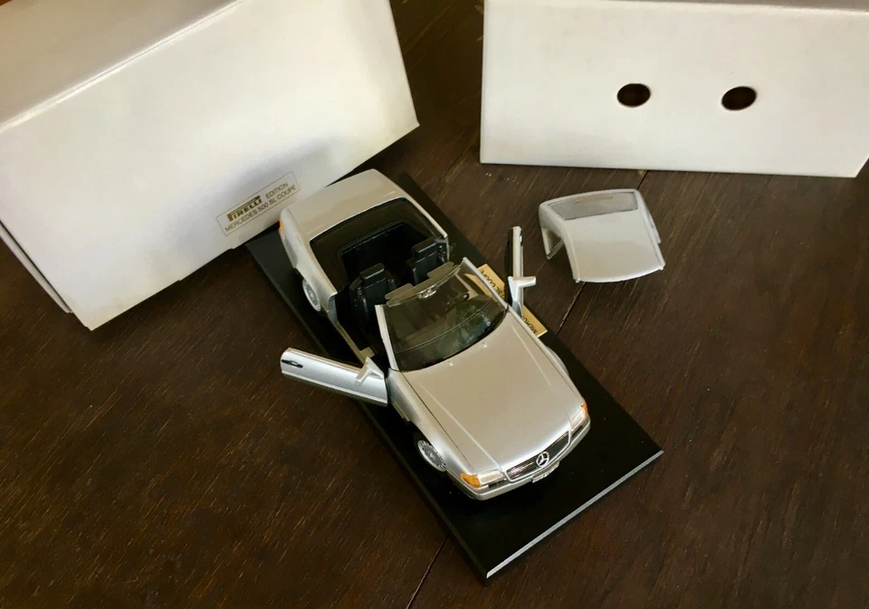 Mercedes Benz 500 SL номер 0002 из 1000 сделано Pirelli издание масштаб 1/18 - Изображение 4 из 4