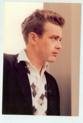 CELEBRITY-JAMES DEAN-B/W-#105-810--SWEATER-COLOR-4''x6''(M-140K*)