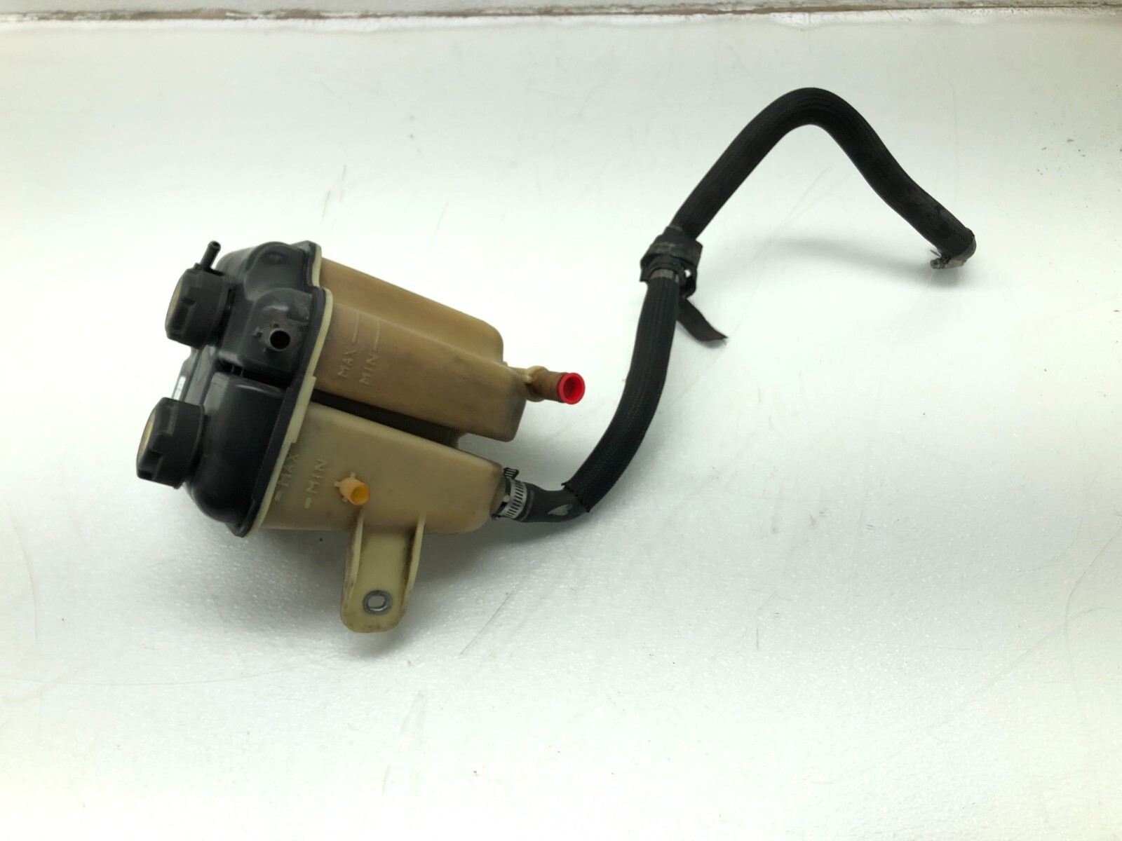 2014-2017 MASERATI GHIBLI S 3.0L COOLANT EXPANSION TANK RESERVOIR W/ CAPS OEM.