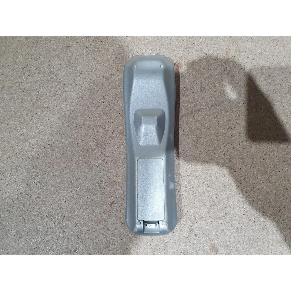 GRUNDIG RX9187R Remote Control Silver Wireless Infrared Handheld for LCD/TV - Image 4 of 4