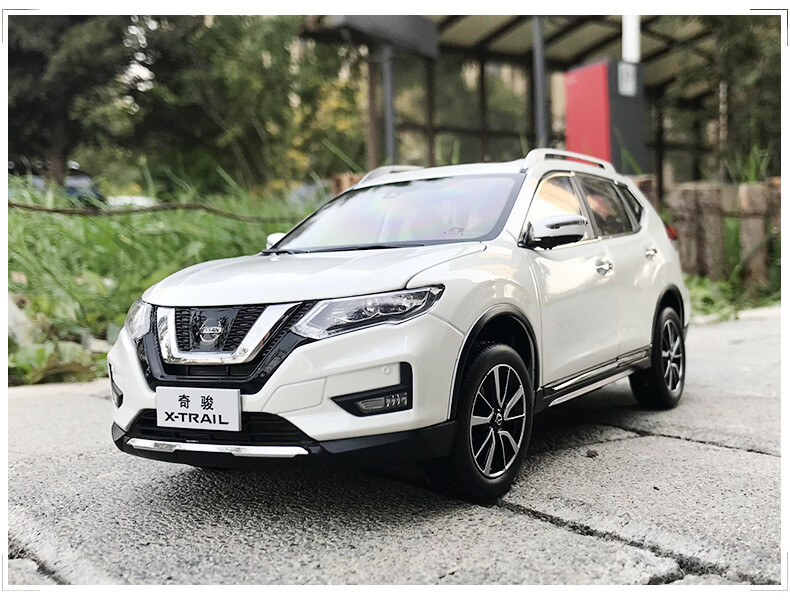 Paudi 1:18 1:18 Scale Nissan X-Trail 2019 White Diecast Model Car