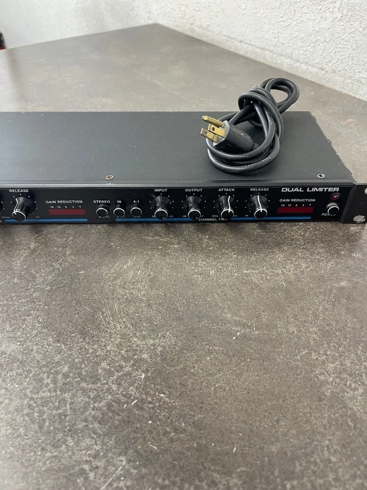 MXR Model 136 Dual Limiter 2 Channel Compressor - Stereo/Dual Mono Mode  - Image 4 of 4