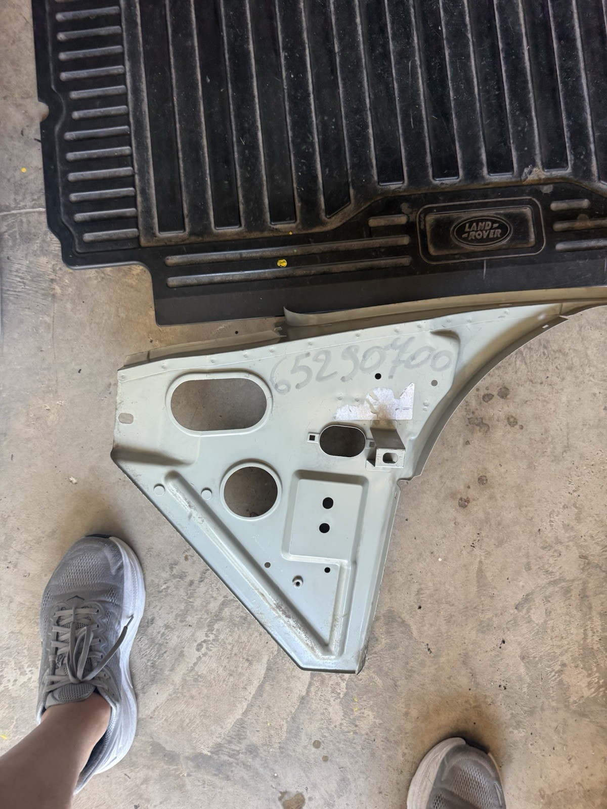 Ferrari 348 Front Left Inner Fender liner
