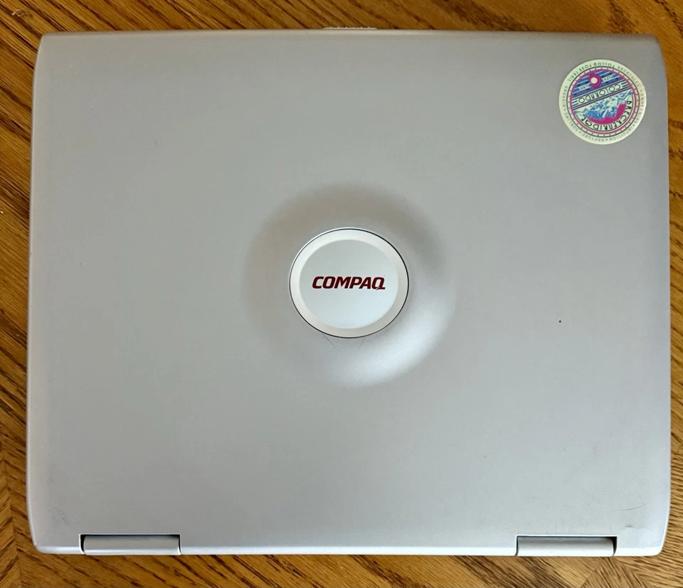 Portátil Compaq Presario 2500 P4 2,66 GHz 960 MB RAM 75 GB HDD DVD sin sistema operativo Foto 3 de 4