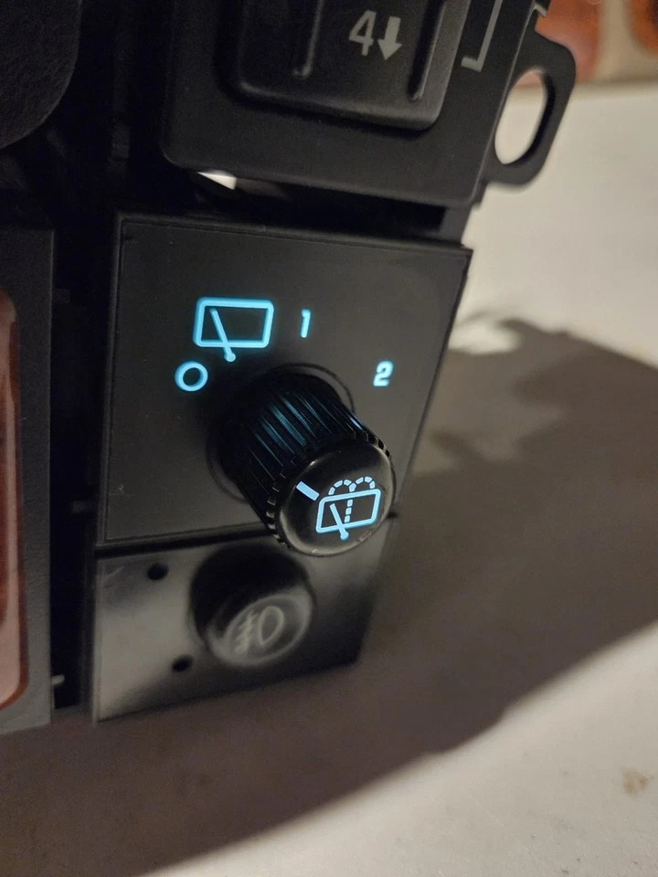 03-06 GMC Sierra Yukon Denali Woodgrain Trim- Lot Fits More Than One Vehicle - Image 2 of 4