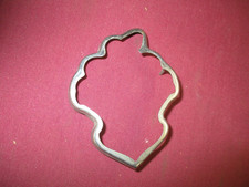 1952-54 Packard Grille Crest Retainer