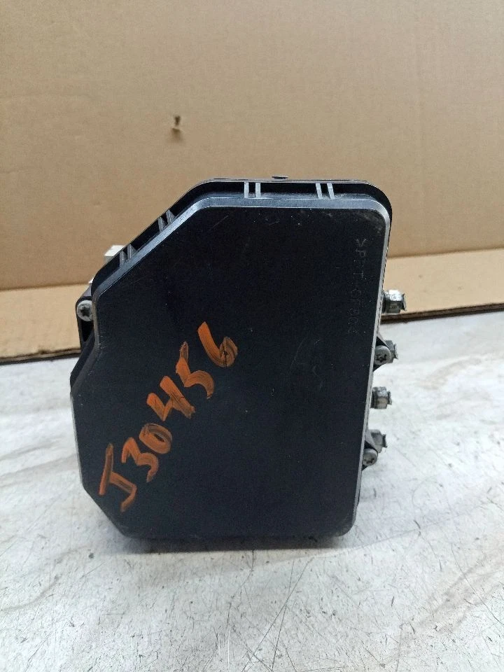 Used ABS Pump and Motor Assembly fits: 2015 Toyota Rav4 Actuator and Pump Assemb - Изображение 4 из 4