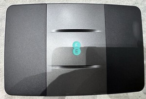 EE Smart Hub WLAN Router - Ohne Netzteil und Standunterstützung.