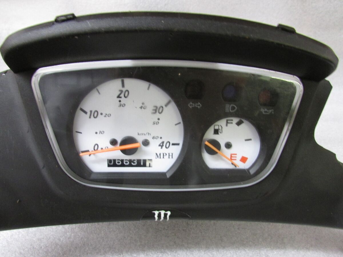 2002-2011 Yamaha YW50 Zuma 50 Instrument Cluster Speedometer 2002-2011 Yamaha YW50 Zuma 50 Instrument Cluster Speedometer