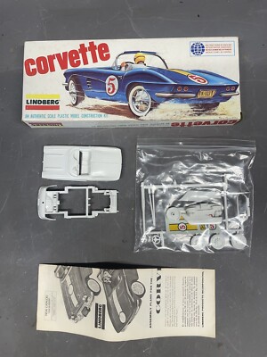 Vintage 1975 Lindberg 1962 Chevrolet Corvette LeMans Model Kit Road Racer #5 Box