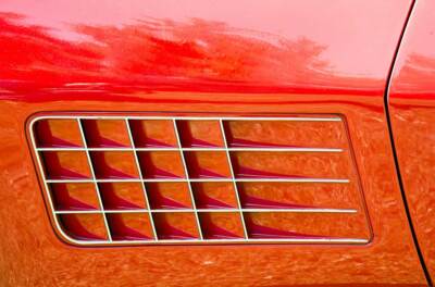 Leinwand Bild Corvette Sting Ray C3 Rot USA Luft Detail