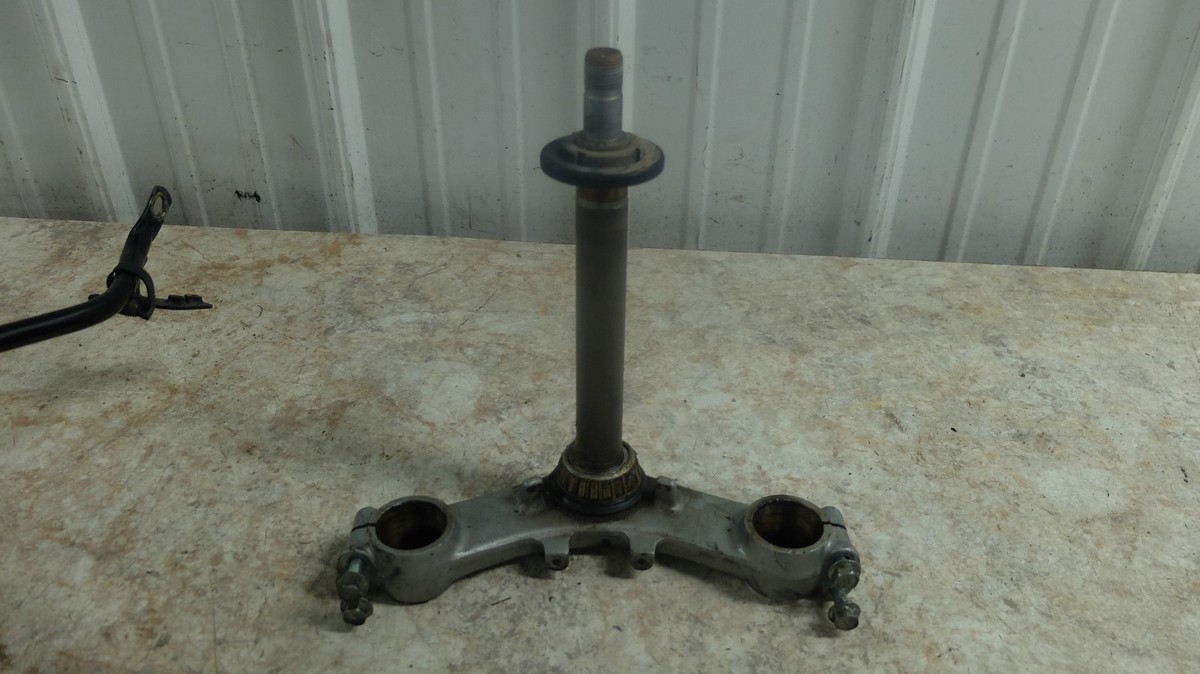 87 Kawasaki ZX 6 600 ZX600 Ninja Lower Bottom Triple Tree Fork