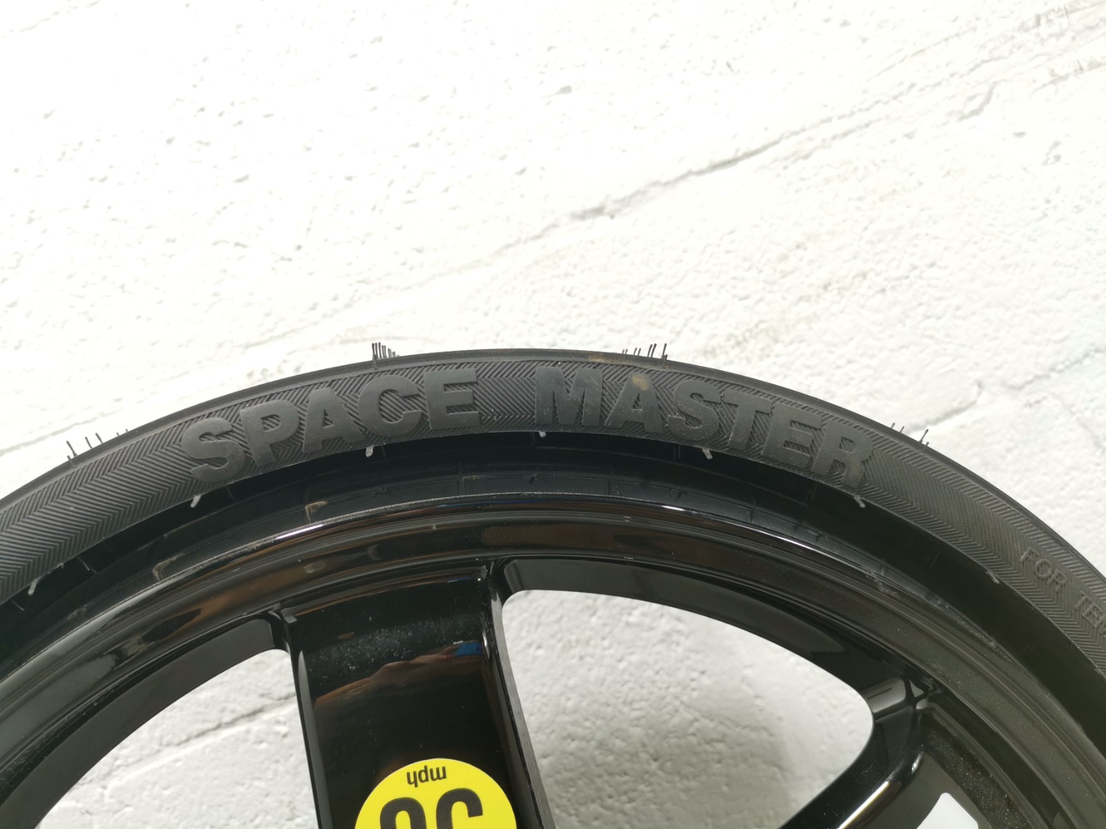 Maserati Levante 2017 Spare tire