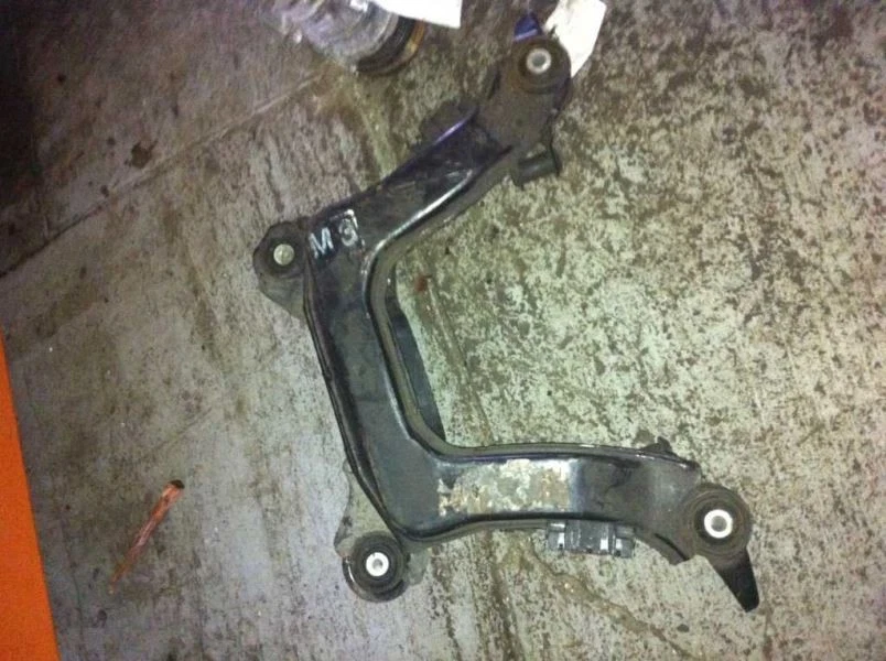 travesaño trasero BMW M3 95-99/marco K Foto 4 de 4