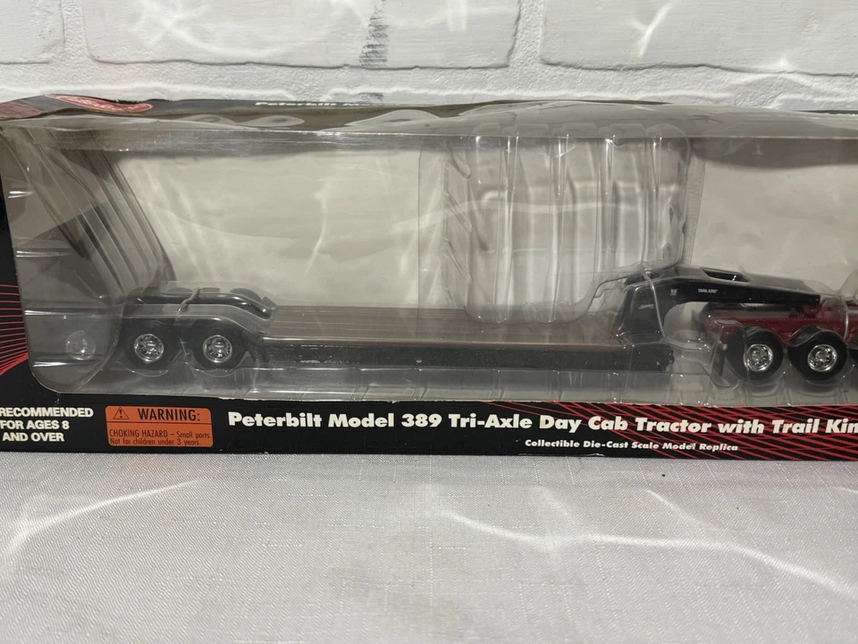 1:50 Norscot Peterbilt 389 Tri-Axle Trail King Lowboy Flatbed Equipment Trailer - Image 3 of 4